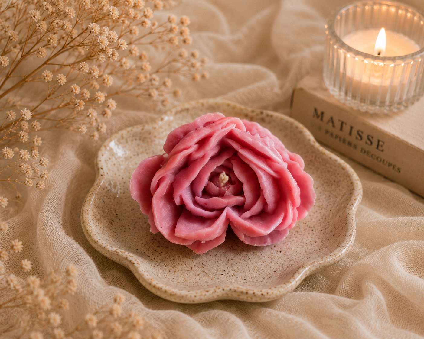 Scented heart petal candle